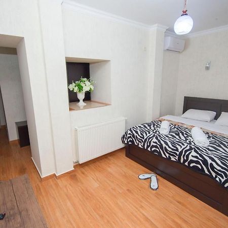 Hotel Elegant 2 Tbilisi Buitenkant foto