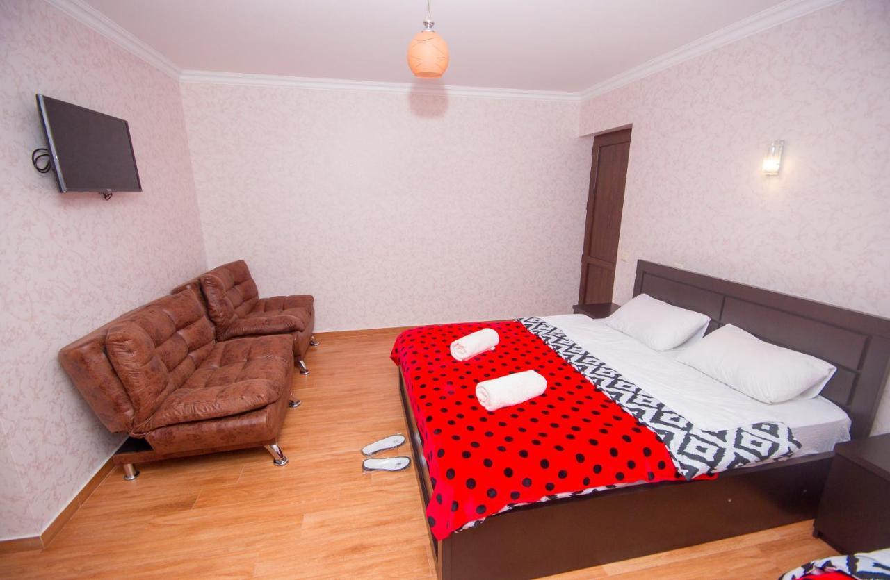 Hotel Elegant 2 Tbilisi Buitenkant foto