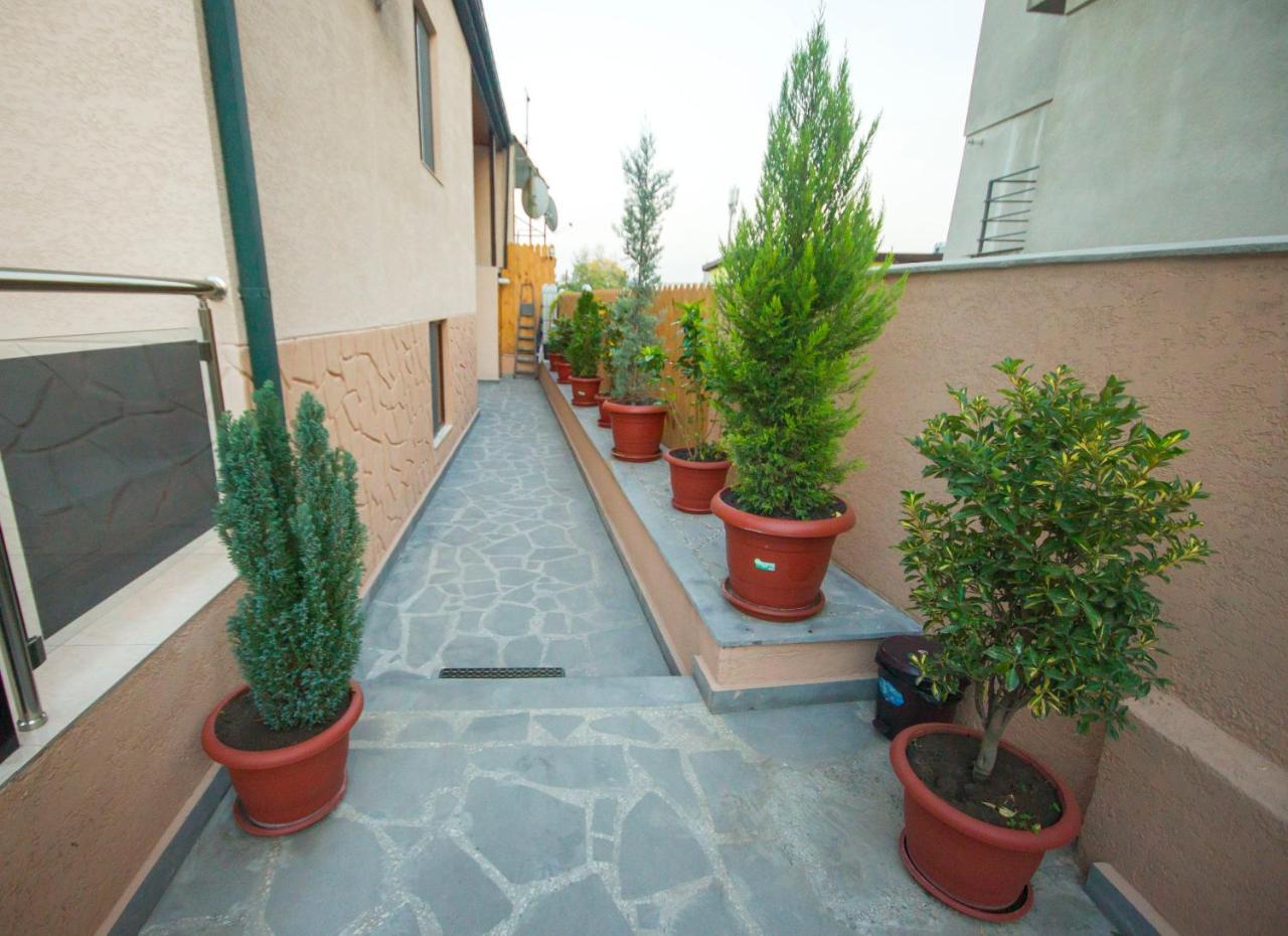 Hotel Elegant 2 Tbilisi Buitenkant foto