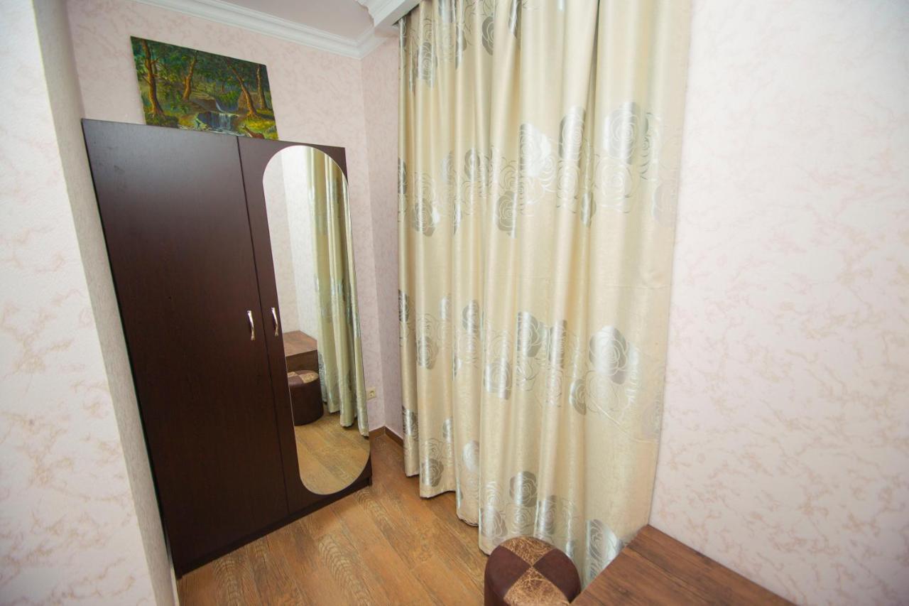 Hotel Elegant 2 Tbilisi Buitenkant foto