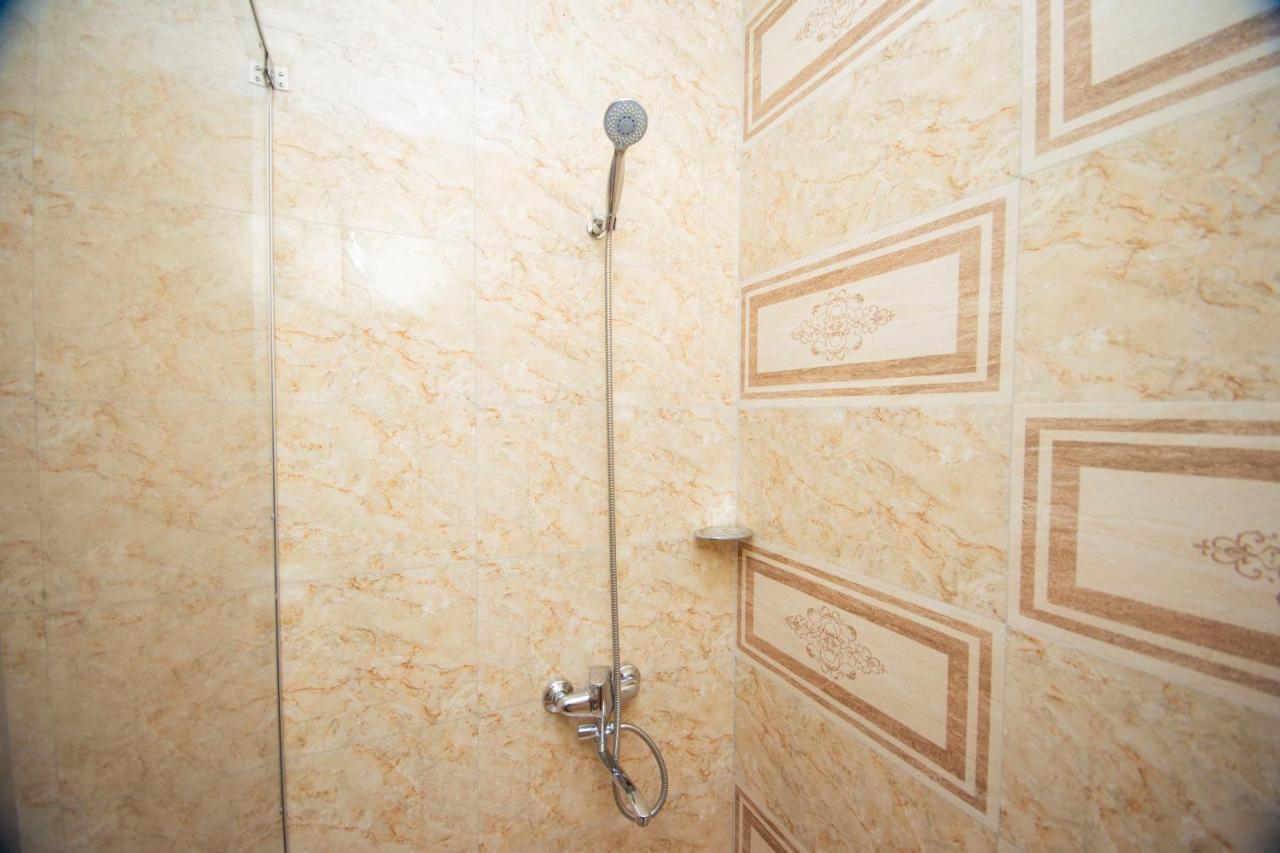 Hotel Elegant 2 Tbilisi Buitenkant foto