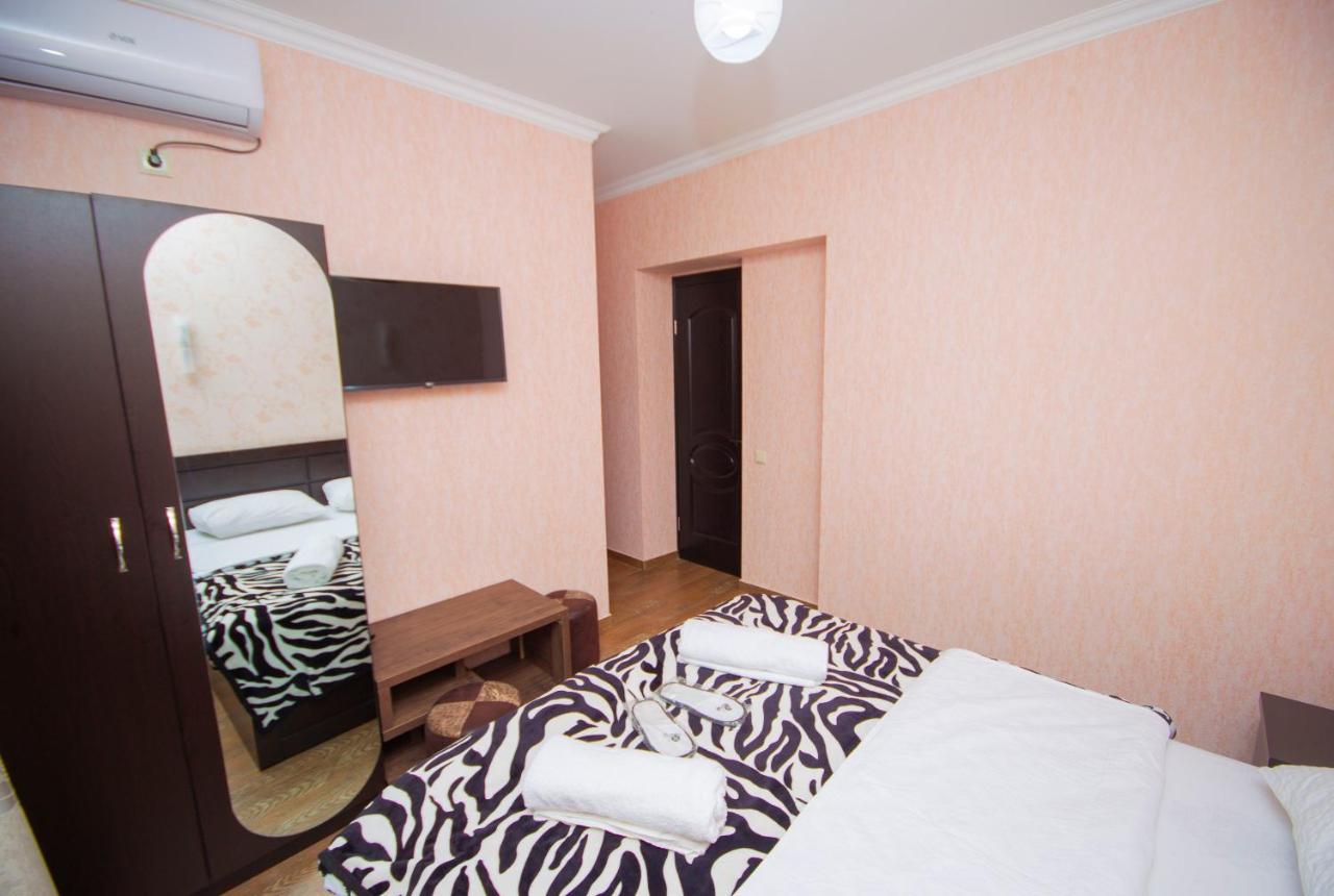 Hotel Elegant 2 Tbilisi Buitenkant foto