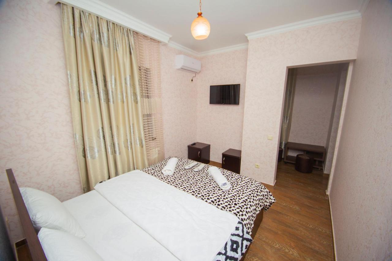 Hotel Elegant 2 Tbilisi Buitenkant foto